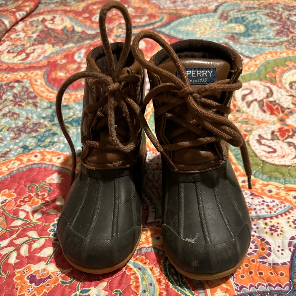 Toddler boys size 7 Sperry port boot